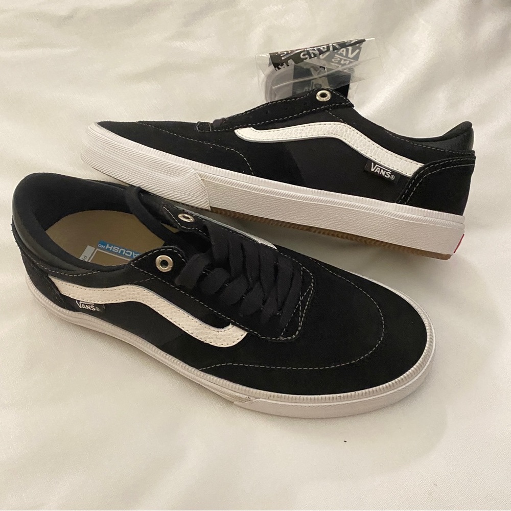 Brand new Vans Gilbert Crockett black/white, men’s 7 and 7.5